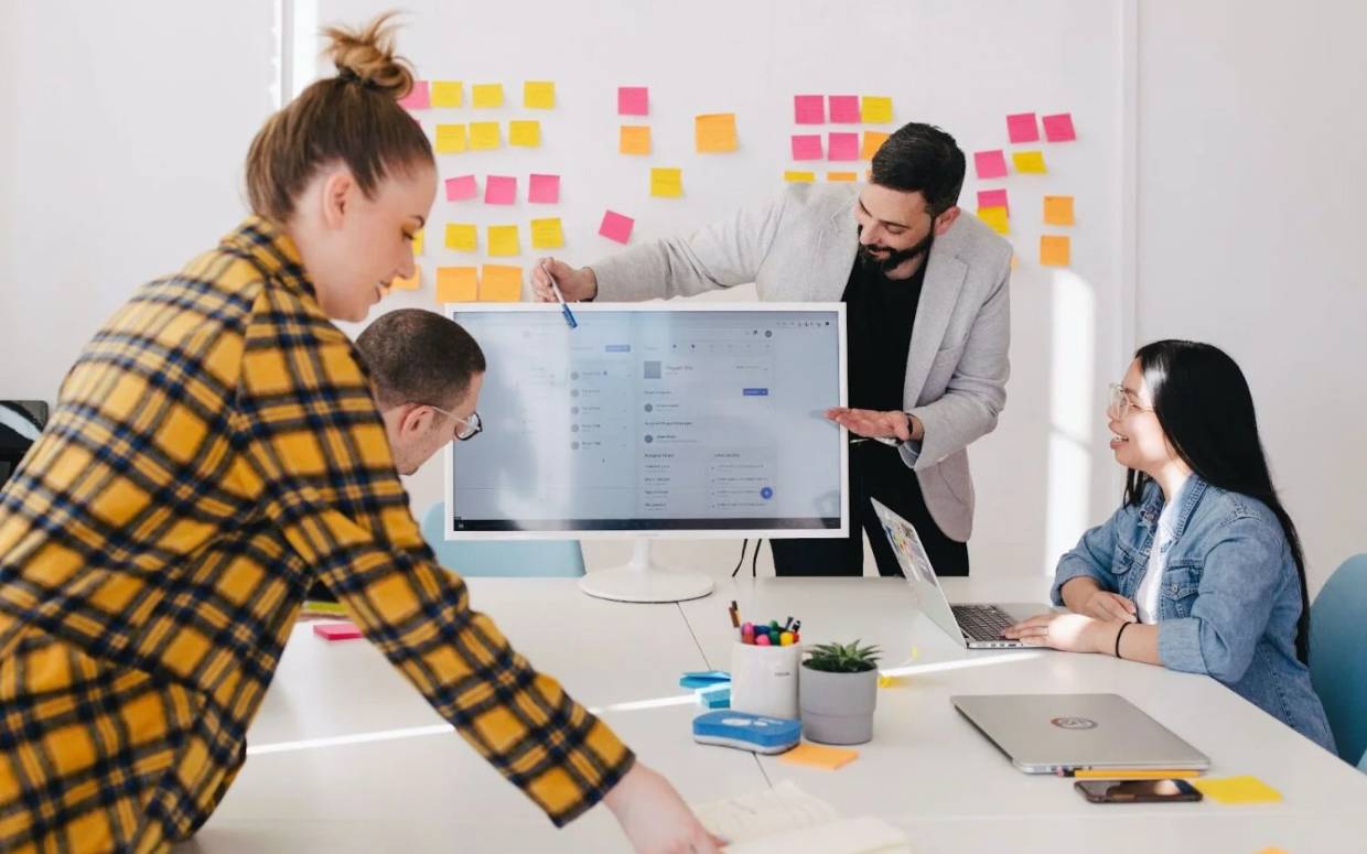 How to Train Your Real Estate Agents to Sell in a Challenging 2023 Market
